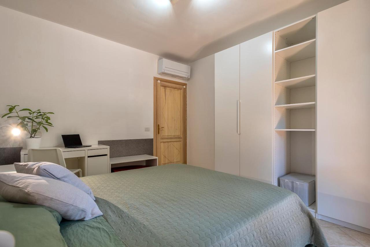 Ferienwohnung House Of Lens Golfo Aranci Exterior foto