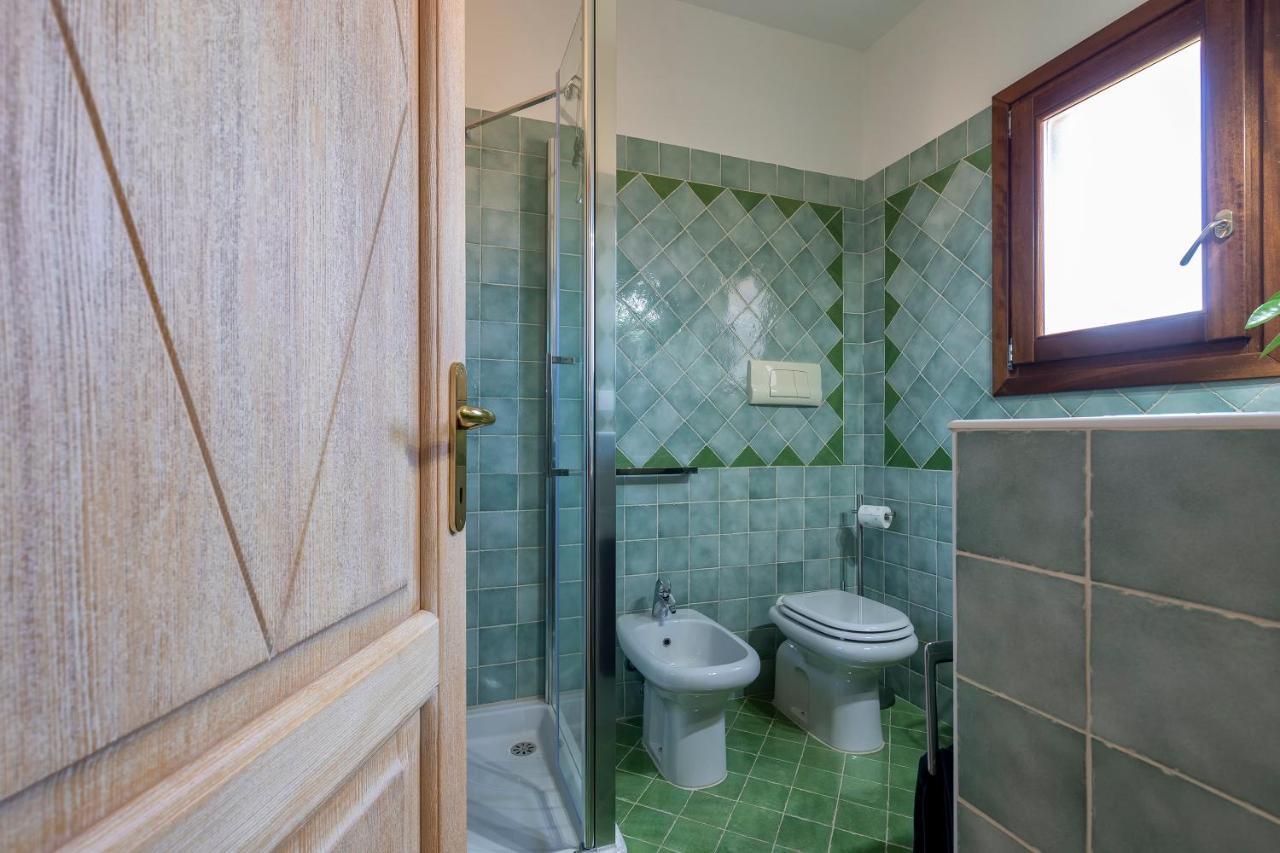 Ferienwohnung House Of Lens Golfo Aranci Exterior foto
