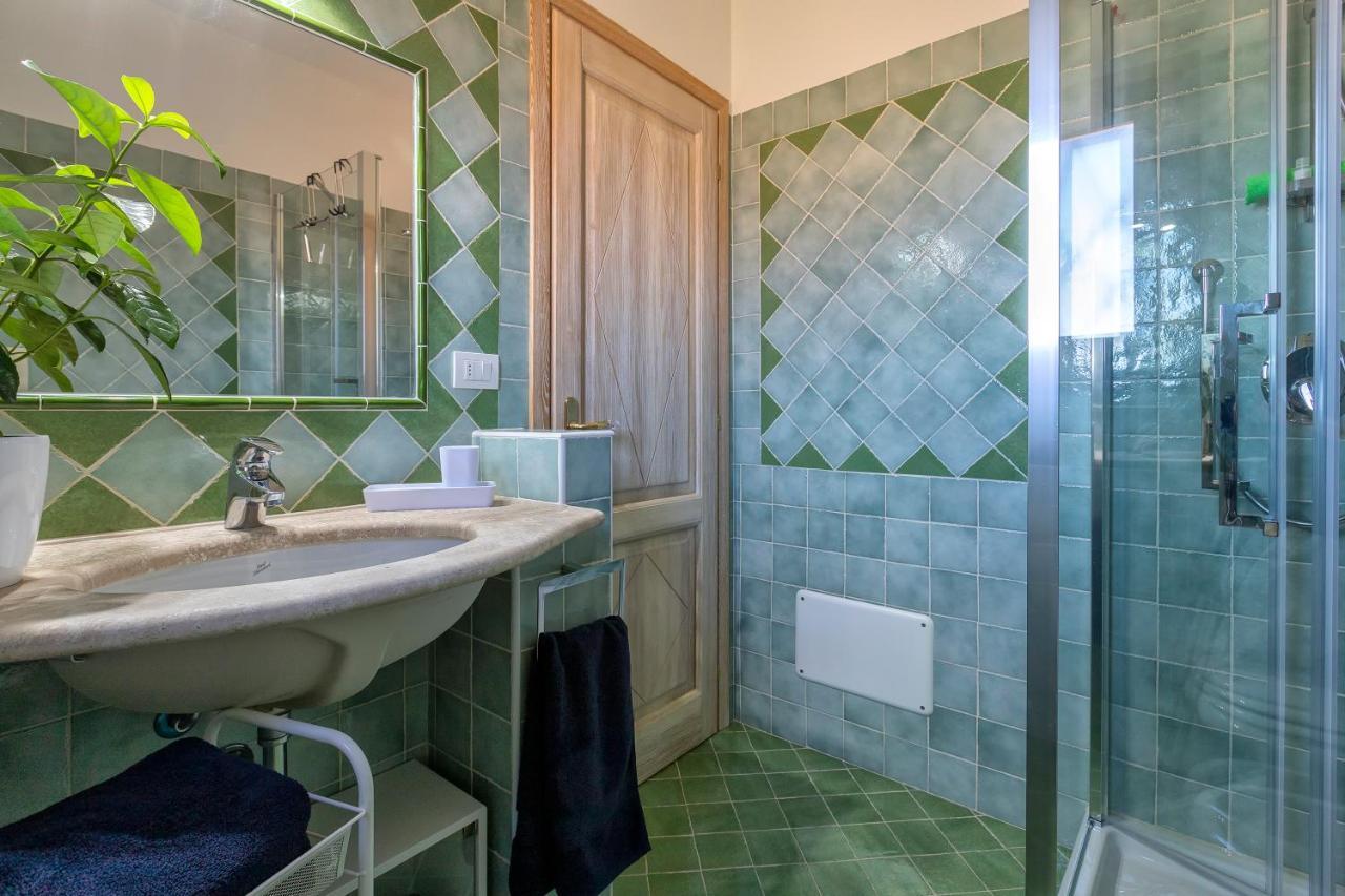 Ferienwohnung House Of Lens Golfo Aranci Exterior foto