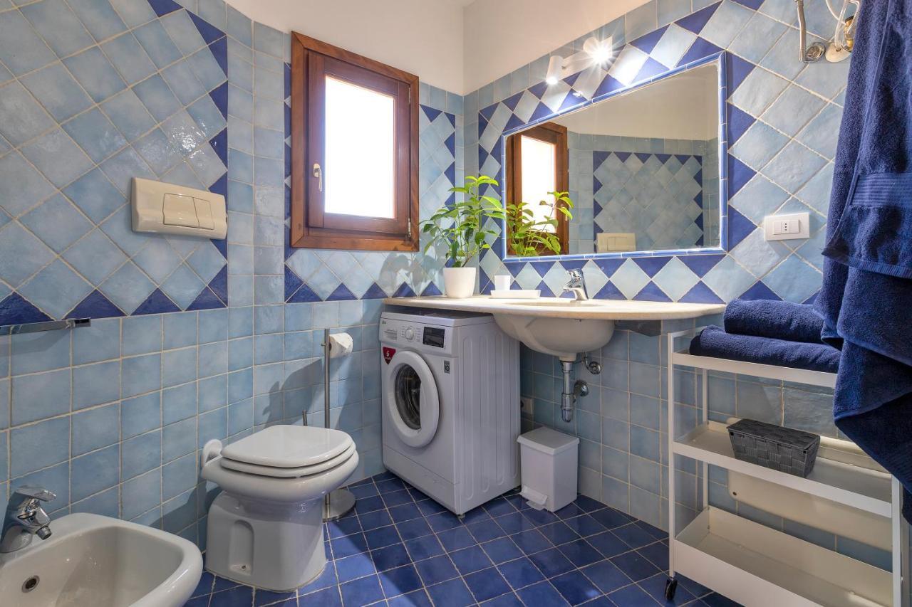 Ferienwohnung House Of Lens Golfo Aranci Exterior foto