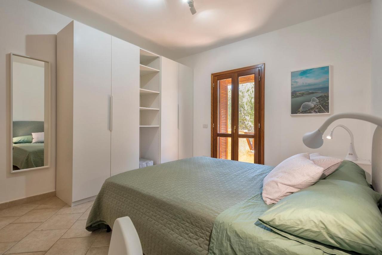 Ferienwohnung House Of Lens Golfo Aranci Exterior foto
