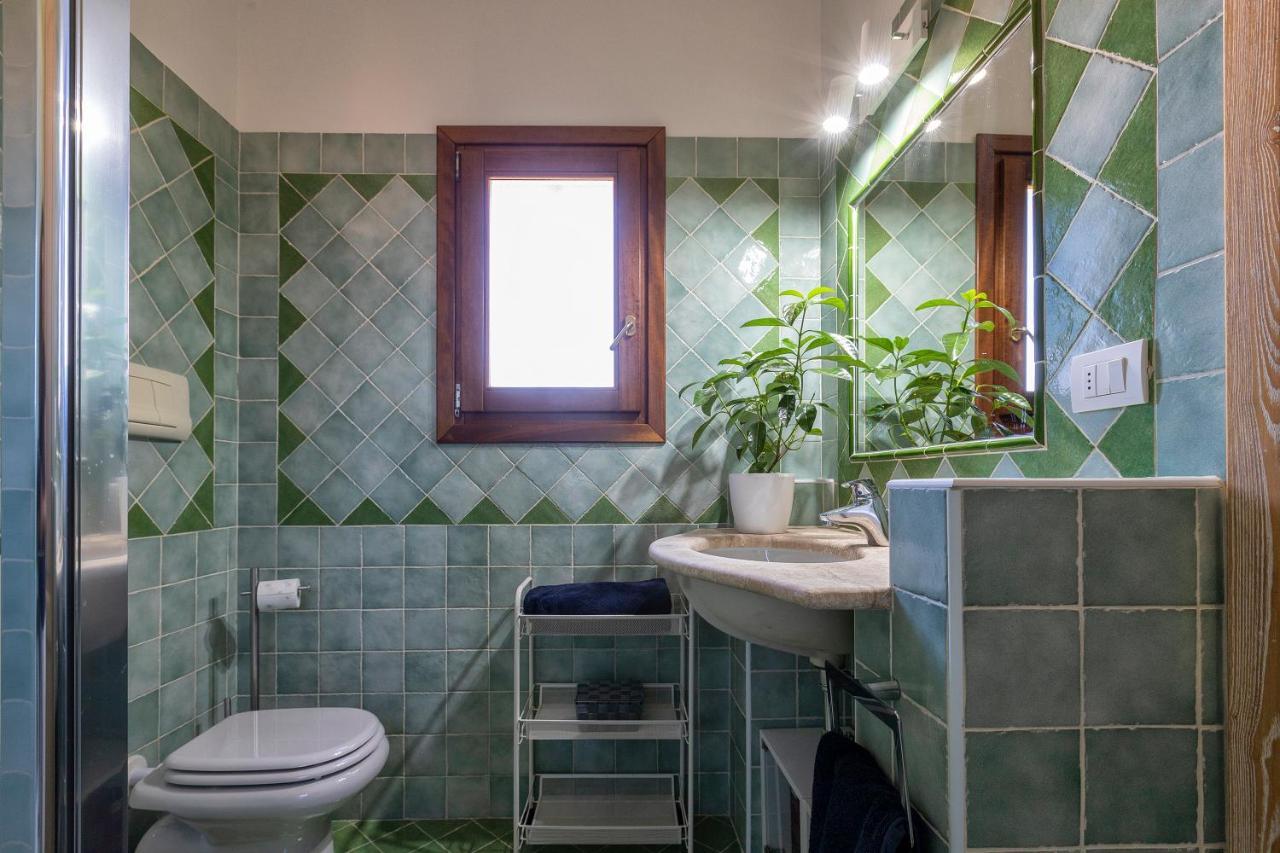 Ferienwohnung House Of Lens Golfo Aranci Exterior foto