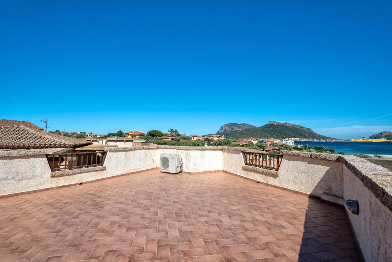 Ferienwohnung House Of Lens Golfo Aranci Exterior foto
